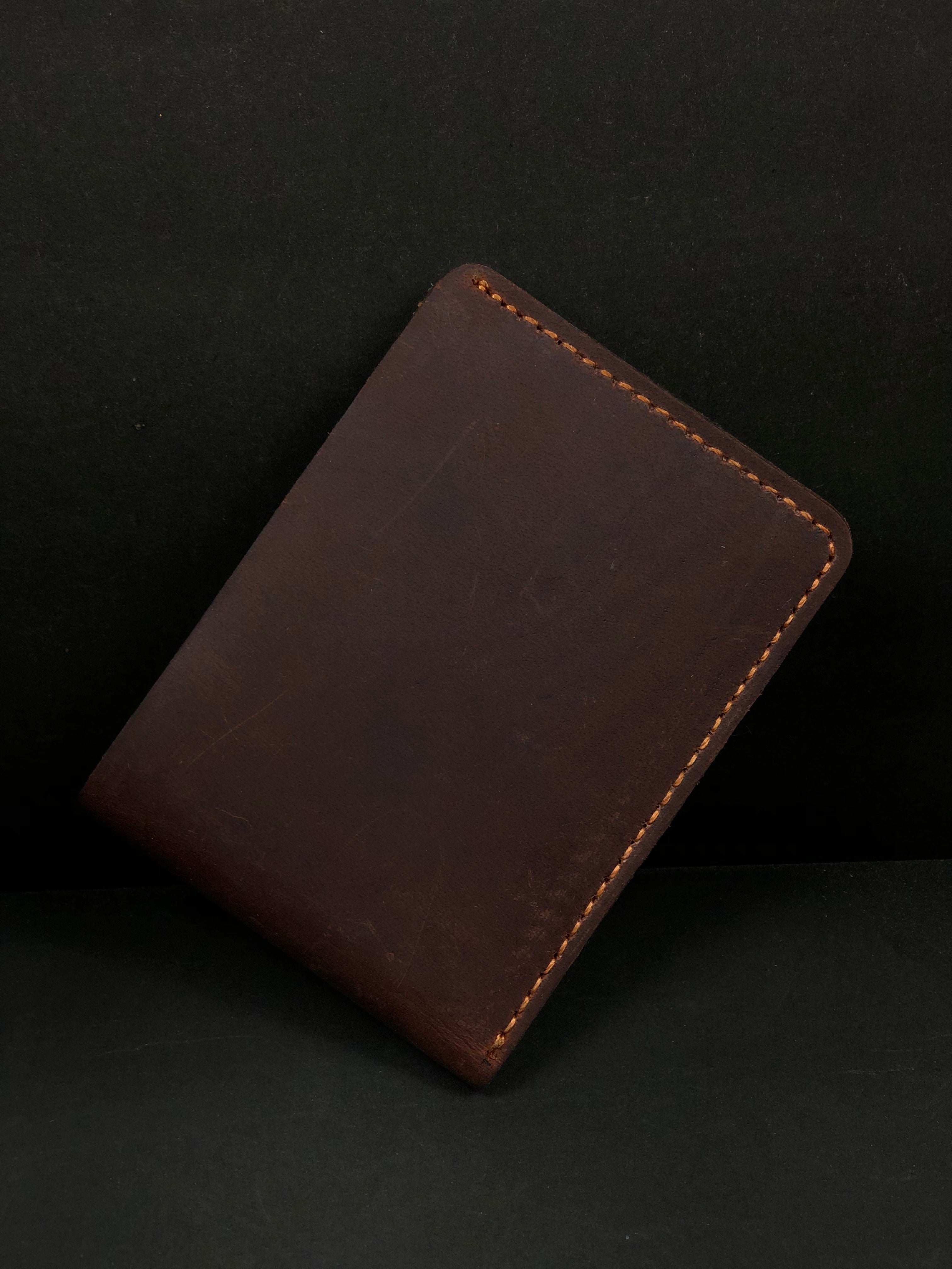 CLASSIC BI-FOLD NATURAL TAN