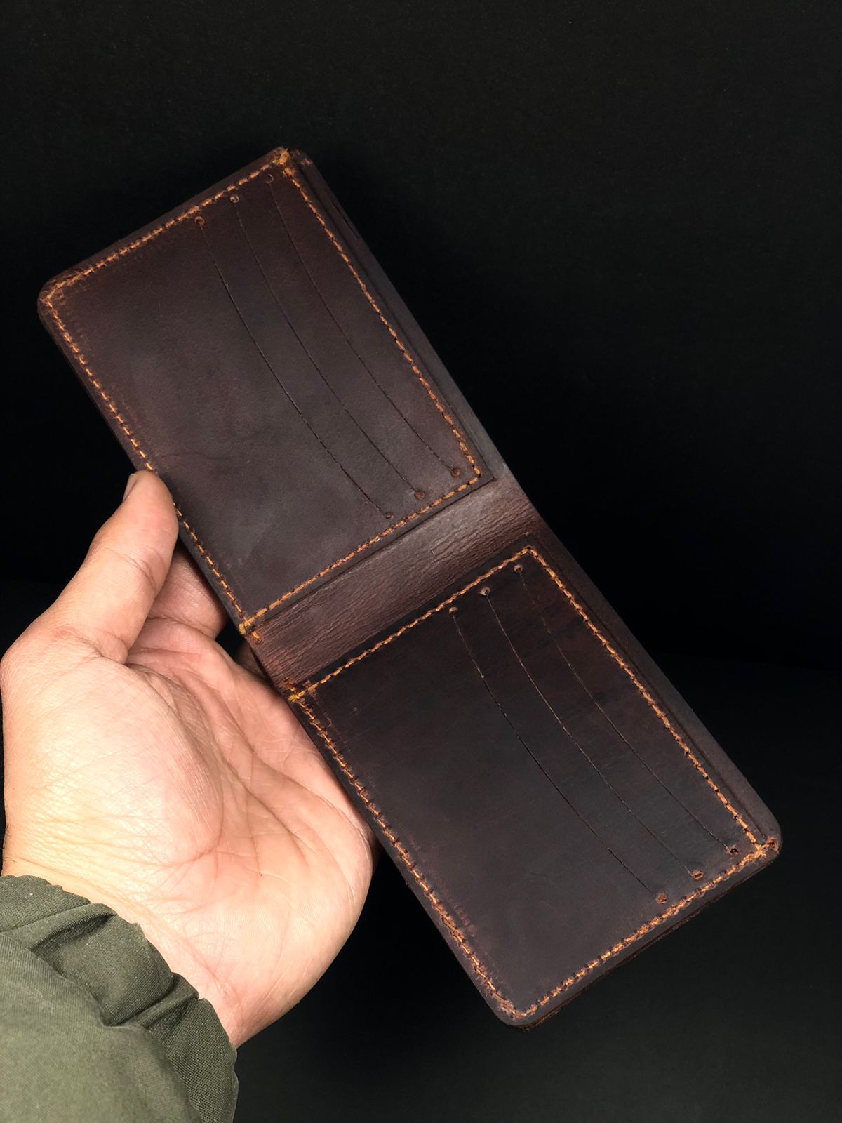 CLASSIC BI-FOLD NATURAL TAN